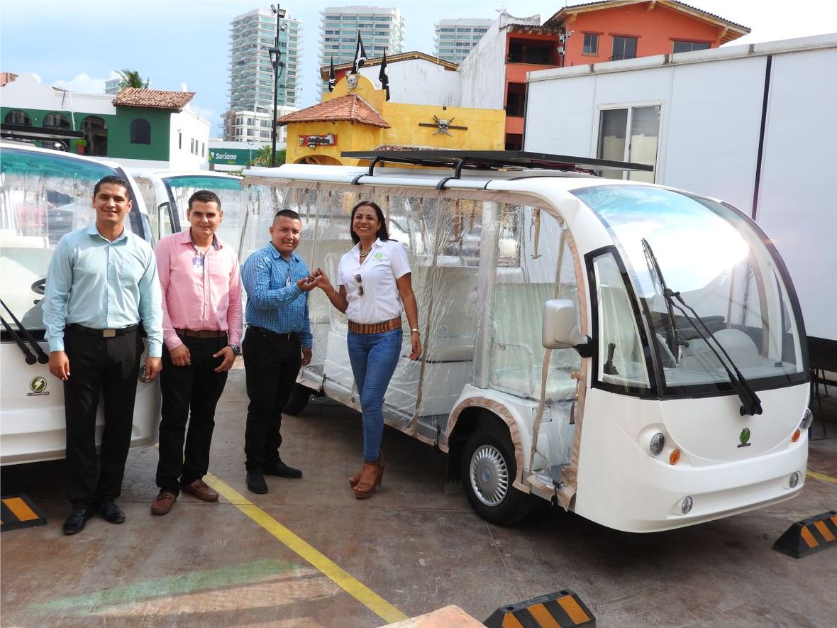 Entrega vehículos electricos Puerto Magico
